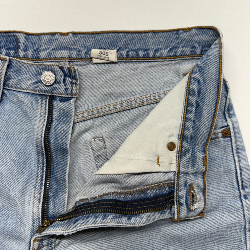 Levi's 505 Jeans 32x32 Light Wash Straight Leg Vintage Fade Distressed Y2K - Picture 3 of 11